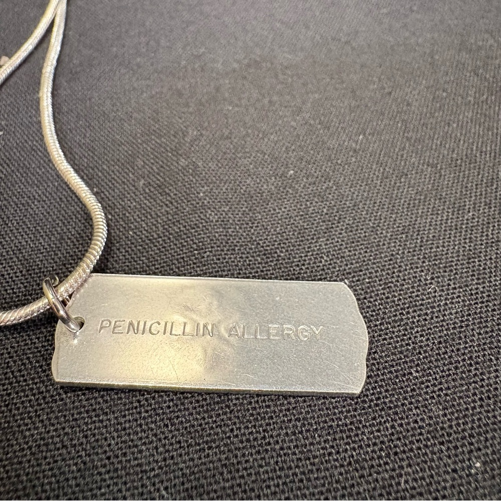Penicillin Allergy - Medical Alert Pendant Necklace - Picture 4 of 8